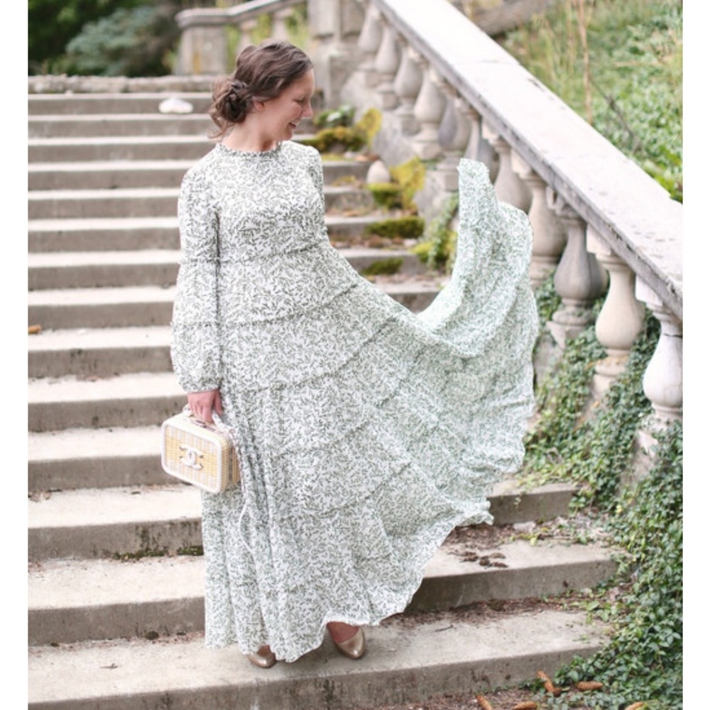 GARDEN REVERIES DRESS(price is firm) - Picture 4 of 16